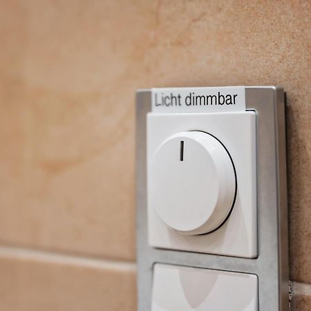 Edler Wohnraum Schwanenteich-Suite Mit Balkon, Kaffeevollautomat, Lift & Parkplatz Zwickau Luaran gambar