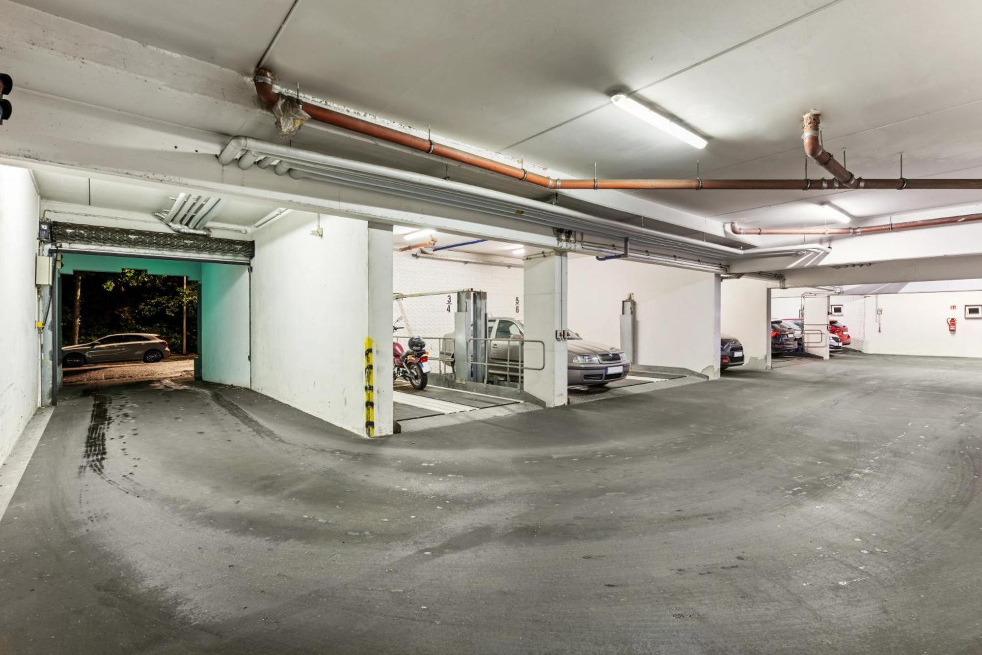 Edler Wohnraum Schwanenteich-Suite Mit Balkon, Kaffeevollautomat, Lift & Parkplatz Zwickau Luaran gambar