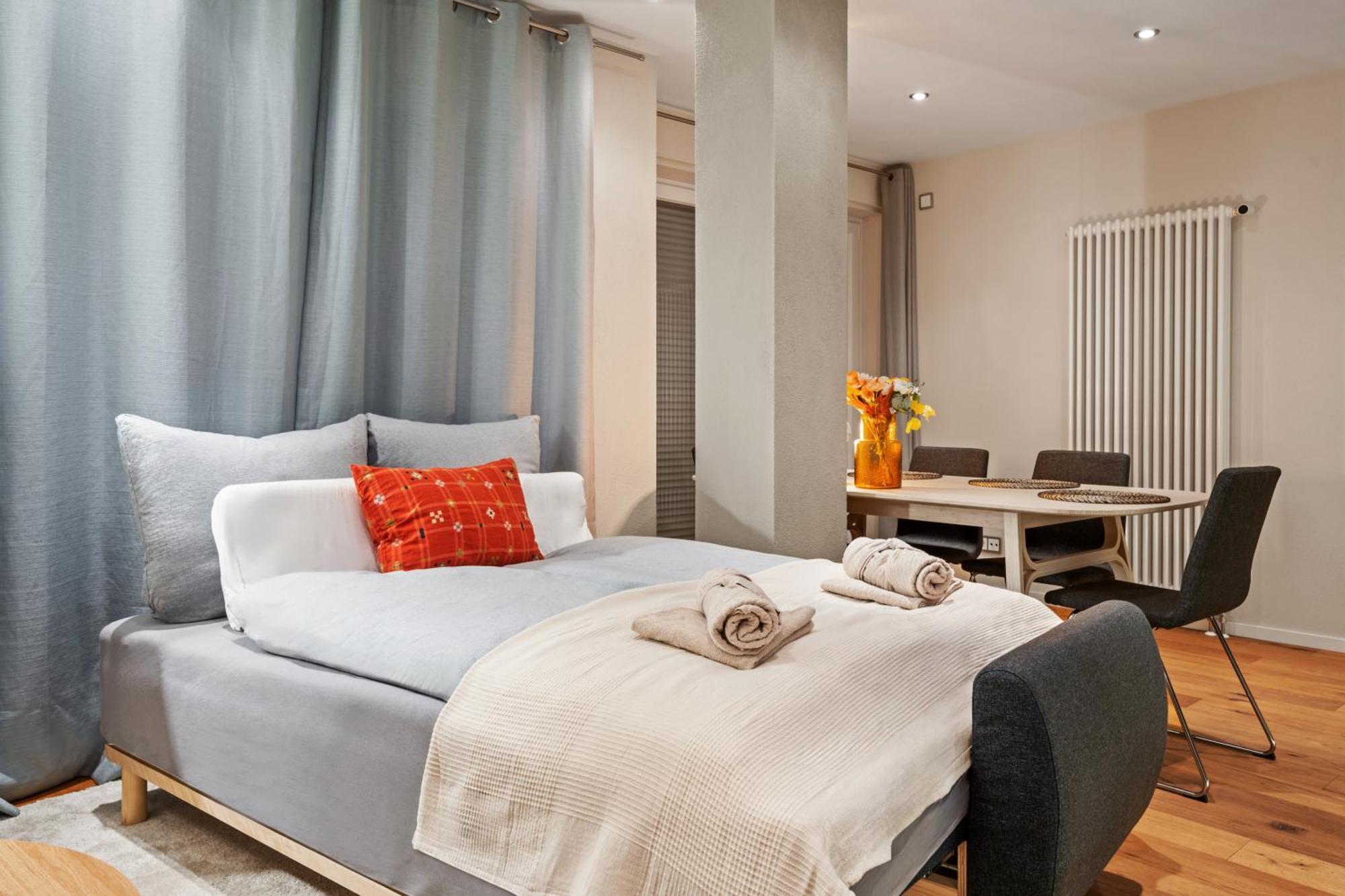 Edler Wohnraum Schwanenteich-Suite Mit Balkon, Kaffeevollautomat, Lift & Parkplatz Zwickau Luaran gambar